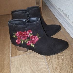 Flower booties B2G1 FREE